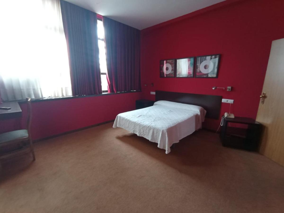 Hotel / Restaurante La Pepa Авила Экстерьер фото